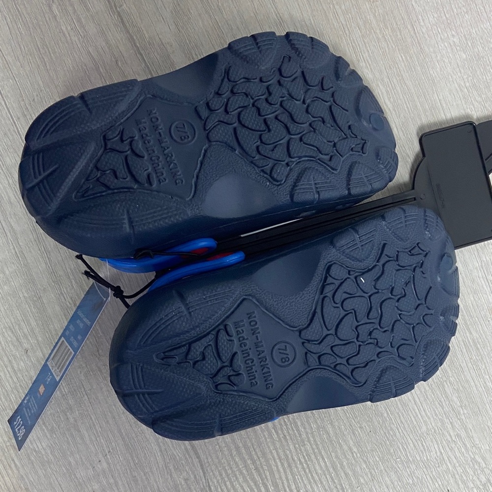 Marvel Kids Captain America Shield Slippers - Blue and Red boys (toddler) 7-8 - Picture 5 of 11